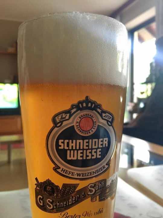   Eine Nacht in der Heimat. Das muss man gebührend feiern.