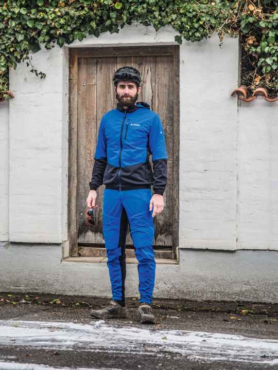 Mit der Vaude All Year Moab Jacket und ZO Pants können Trailbiker drei Jahreszeiten abdecken.