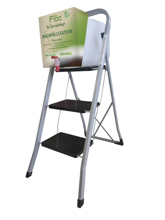   The acid-free and pH-neutral F100 organic bike cleaner promises particularly gentle cleaning, even for carbon and matt paintwork. Available in a 750 millilitre spray bottle and a 2 litre canister for refilling. Or you can simply buy the organic bike cleaner yourself from one of the F100 specialist dealers.