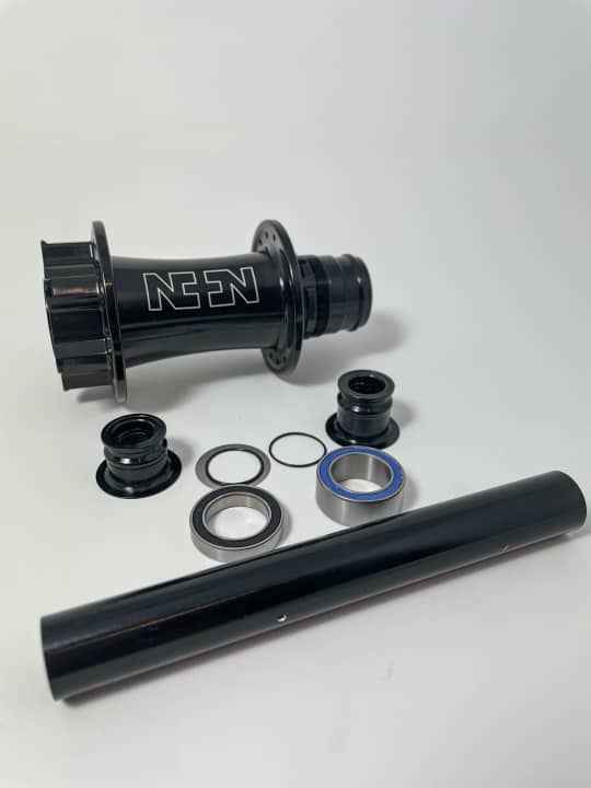   The concept of the freewheel crank is really rounded off when it is supplemented by a rigid hub. Like the one from Nonplus Components.
