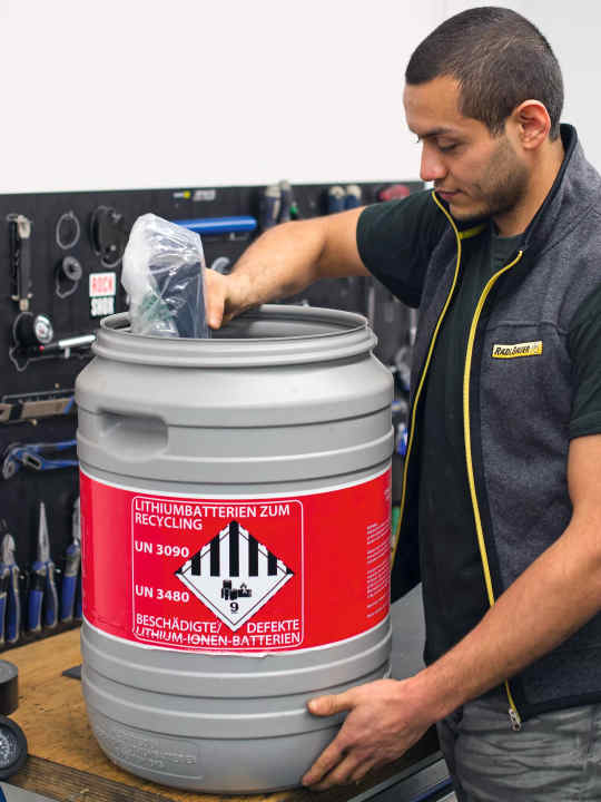 The recycling process for the battery of an E-MTB begins here