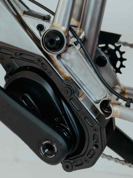 The main pivot point of the rear triangle is located above the new Mahle M40 motor.