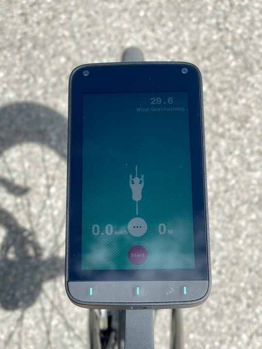 Die schraffierte Darstellung der Windrichtung und die Angaben zur Windgeschwindigkeit sind mal korrekt, mal aber auch nicht.