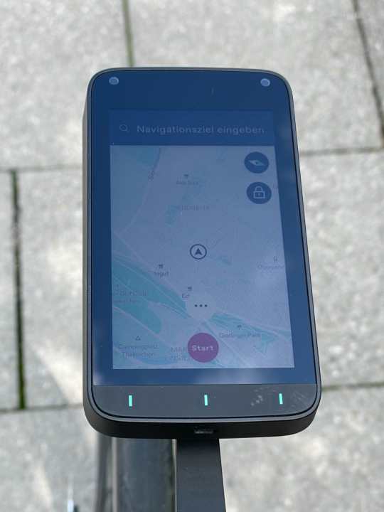 The maps are pleasantly tidy and not overloaded with POIs, segments and warnings.