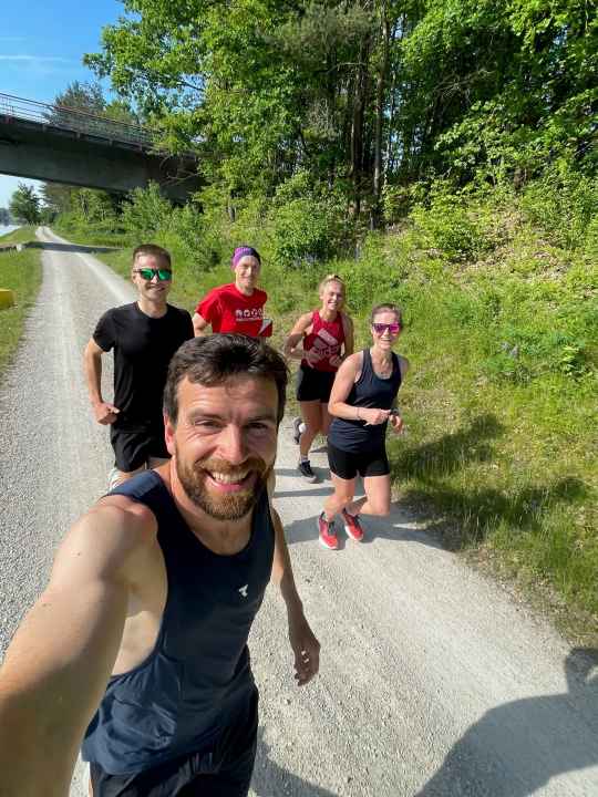 In Roth, Jonas is also collecting running kilometres and getting a taste of the good Franconian air before things get serious for him there in May.