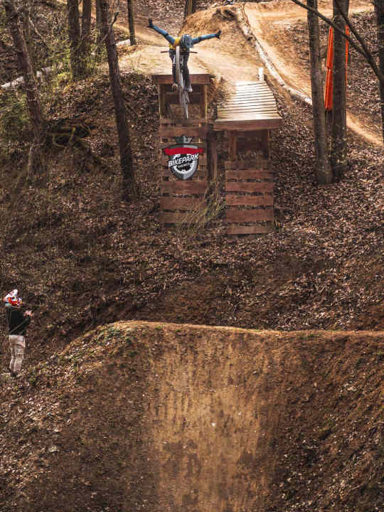 bike/freeride-20230809-202303-new-img-81-3-img_d824f0f0b83e4cbfdaf0b76d0b418ee9