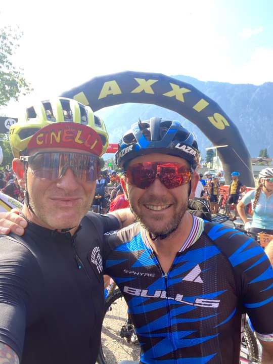 In addition to BIKE editor-in-chief Henri Lesewitz (left), here at last year's Maxxis BIKE Transalp, Transalp legend Karl Platt, who has already won seven times, will also be at the start again.