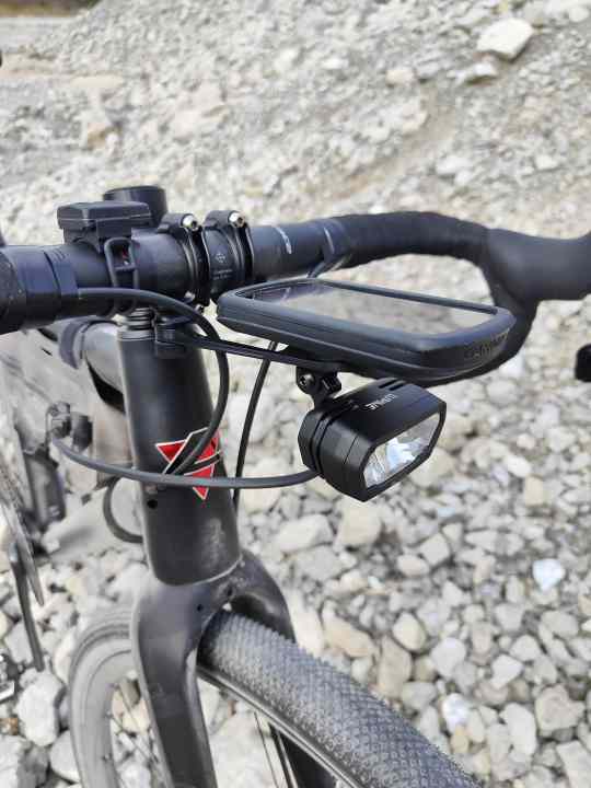 Optional gibt es die Twinfix-Halterung für Lupine-Lampe und Garmin-Gerät.