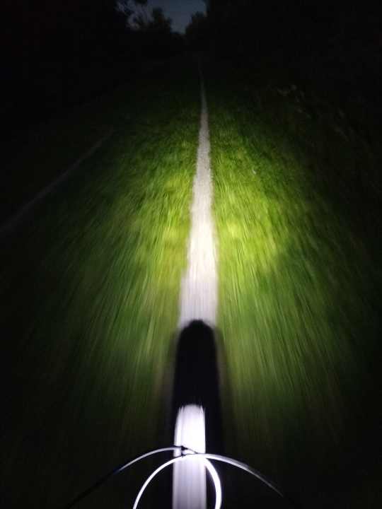 When training in winter, it's important to keep an eye on the clock. Darkness and cold are not good companions for high-intensity training.