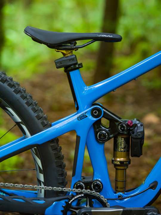 The new Live Valve Neo shocks form an ecosystem with the Fox Transfer Neo.