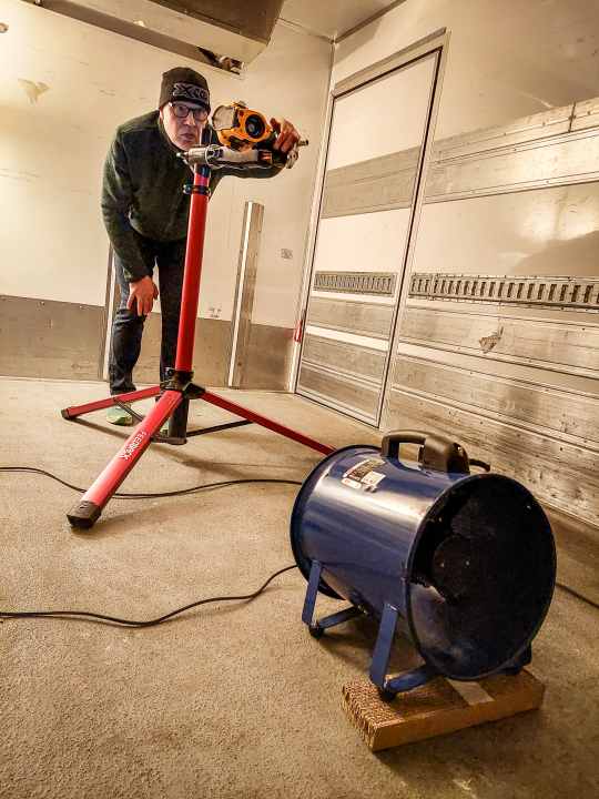 Complex measurements with a thermographic camera supplement the test impressions.