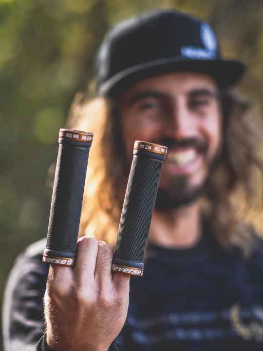 Nico Vink rides the Reverse 30 grips