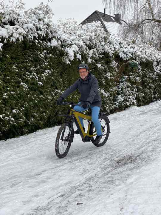 Ronald Bankowsky fährt nahezu täglich mit seinem Dienstrad zur Arbeit - auch im Winter!