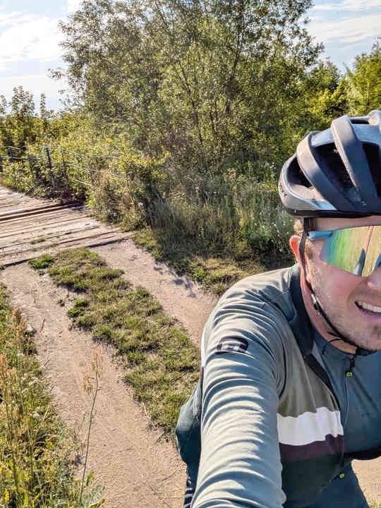 Für zukünftige Touren in der Ukraine zieht Arnold Zimprich in Betracht, ein Gravelbike zu benutzen, das besser für solch herausfordernde Bedingungen geeignet sein dürfte.