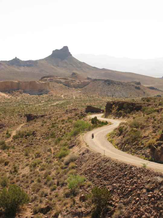   Sauvage : le col de Sitgreaves ne culmine qu'à 1 113 mètres, mais il comporte des lacets et des rampes raides comme un col alpin. 