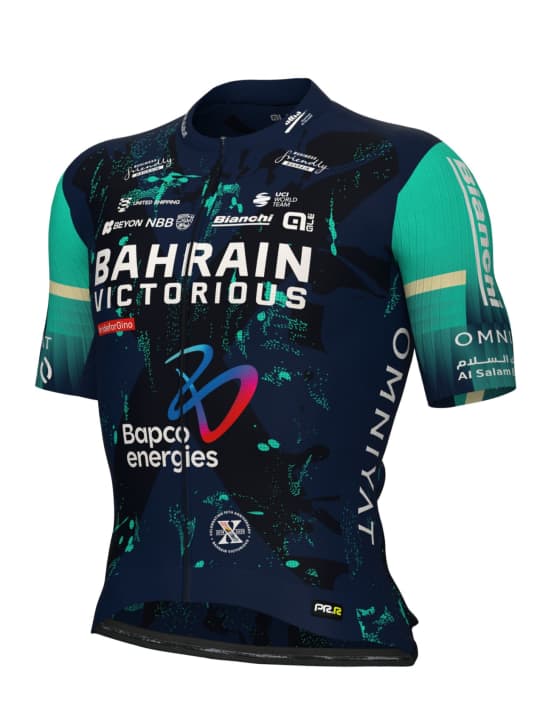 Le bleu foncé remplace le blanc : l'équipe Bahreïn-Victorious mise sur un nouveau design de maillot pour la saison 2026.
