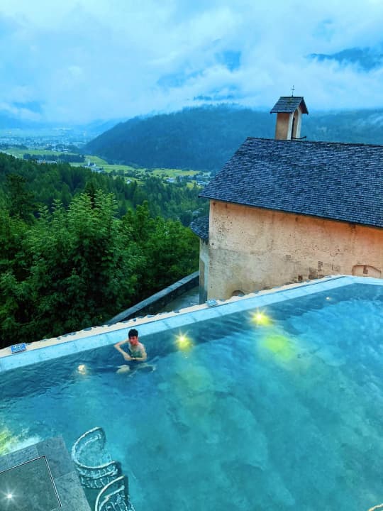 Bad mit Aussicht in der alten Therme