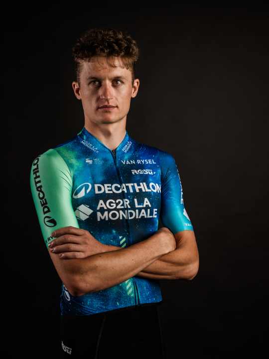 Felix Gall with the new jersey