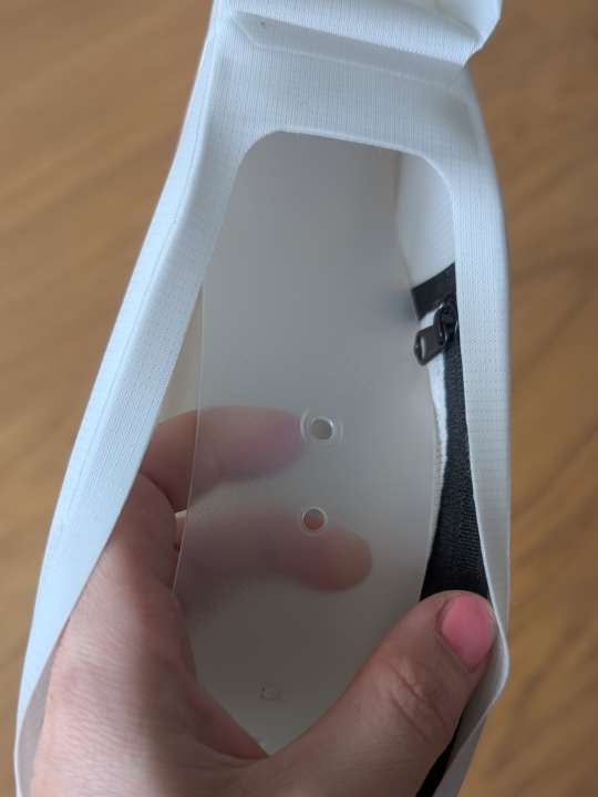 Ceux qui veulent atteindre le poids minimum enlèvent la garniture en plastique.