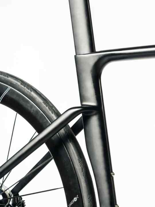 Subtle aero tuning, great effect: with 207 watts, the RCR is one of the fastest production bikes in the TOUR test.