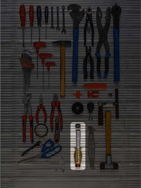 From expensive to inexpensive: Torque spanners protect attachments from too much pressure.