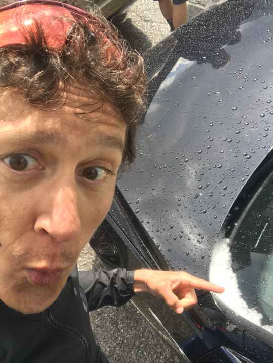 Oh, oh! What does the car bring here?