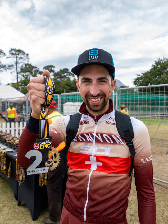 Marc Stutzmann, Teampartner von Andreas Seerwald freut sich. Sie haben den 4 Platz in der Gesamtwertung geholt. Matthew Beers und Howard Grotts werden die Gesamtsieger.