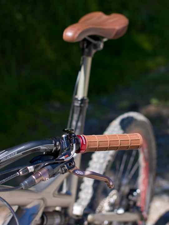   A telescopic seatpost with a remote lever on the handlebars is one of the best inventions of recent years. Not only on enduro bikes!