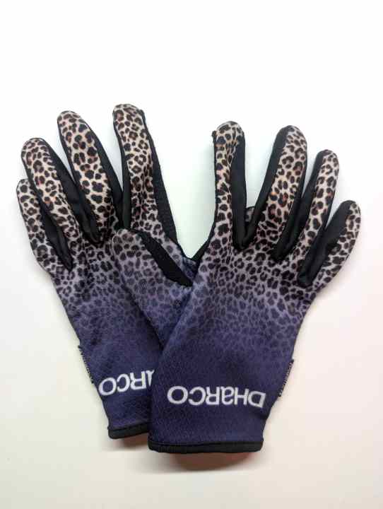 Tipp: Luftige Langfingerhandschuhe für den Sommer gibt’s im Mountainbike-Bereich