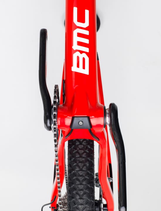   The cables run inside the frame on the new Teamelite 01: Here the access under the bottom bracket.