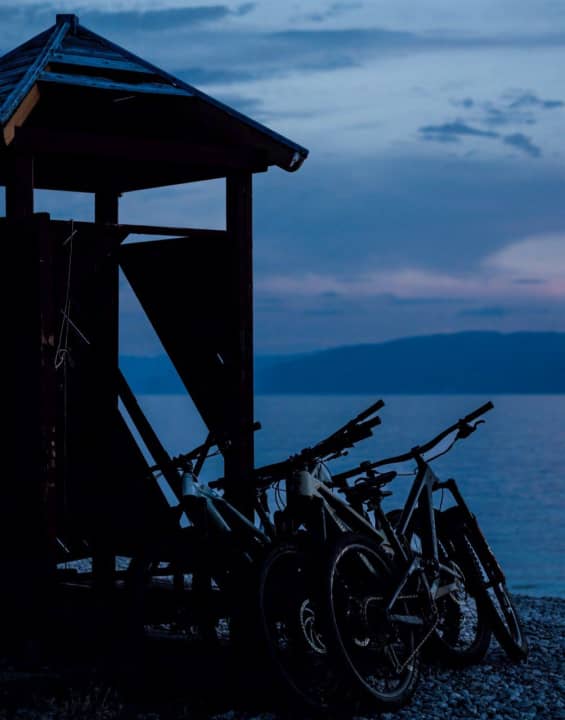 Und ganz am Ende unseres Roadtrips spuckt uns ein Trail doch noch direkt am Strand aus.