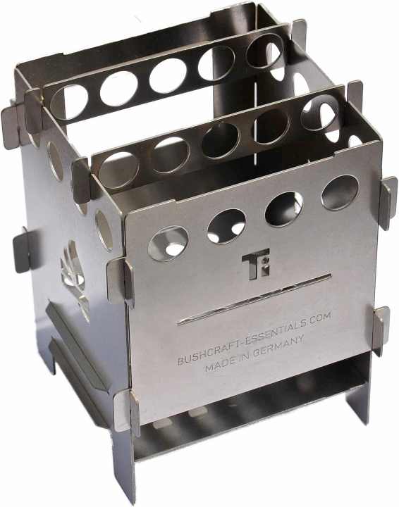   Walters Lieblingsteil: Ein Holzofen für die Trikottasche? Die auf Kartenspiel-Größe zerlegbare "Bushbox" ist das heißeste Teil für Outdoor-Freunde. Ab 29 Euro (Edelstahl). Infos: <a href="http://www.bushcraft-essentials.com/" target="_blank" rel="noopener noreferrer nofollow">www.bushcraft-essentials.com</a>