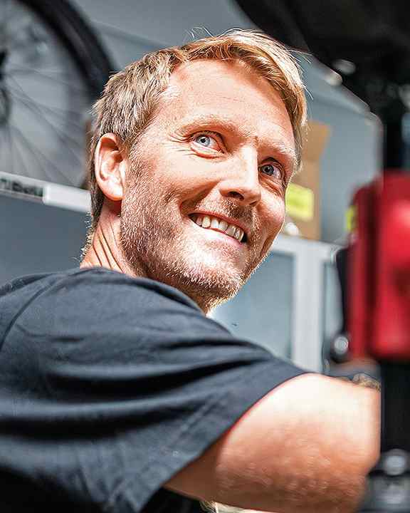 Propain CEO und Konstrukteur Robert Krauss sieht die goldene Mitte als die Lösung.