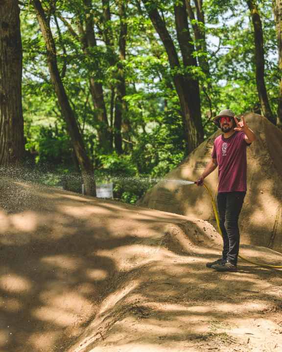 Schanzenwerk: Der Name der Trailbau-Crew ist in Mainaschaff Programm. Hier kann man sich an Airtime langsam herantasten.
