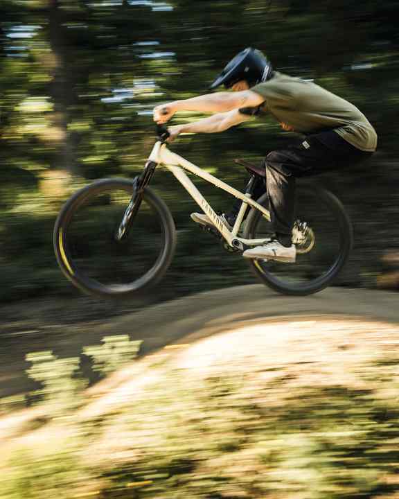 The geo of the Stitched promises playful handling. Reach values and BB drop have been increased to offer more riding stability