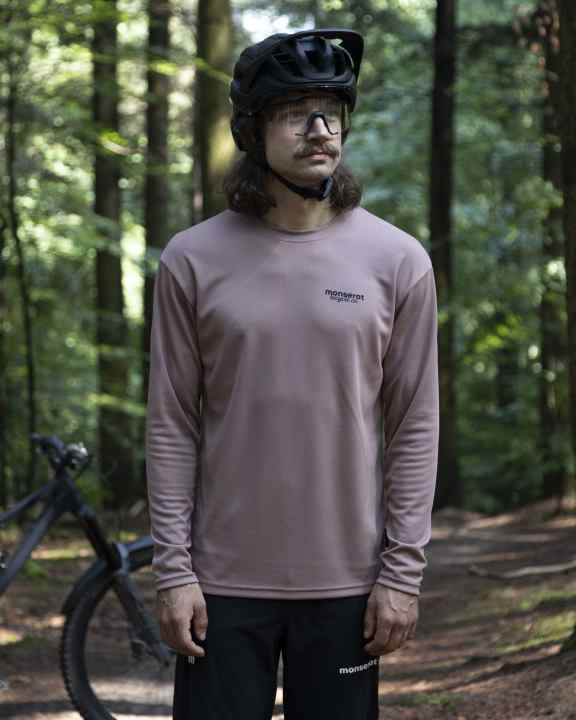 Long sleeves, pink colour - with small logo on the chest