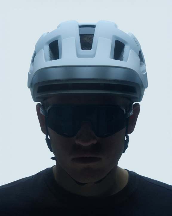 Refroidissement optimal : là où beaucoup d'air frais entre par l'avant, la tête ne chauffe pas non plus sous le casque.
