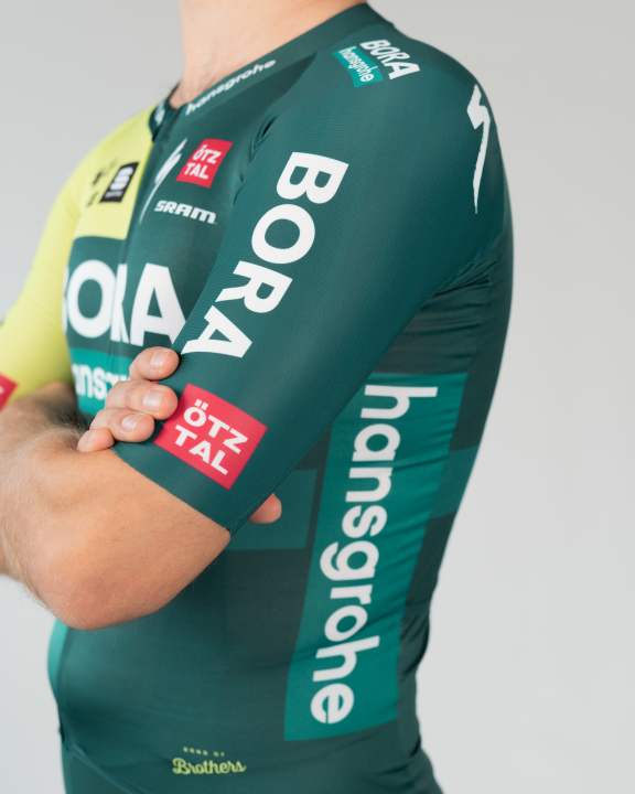 Side view of the jersey