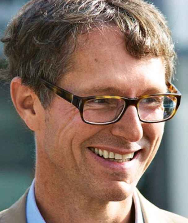 Professor Thomas Ertl