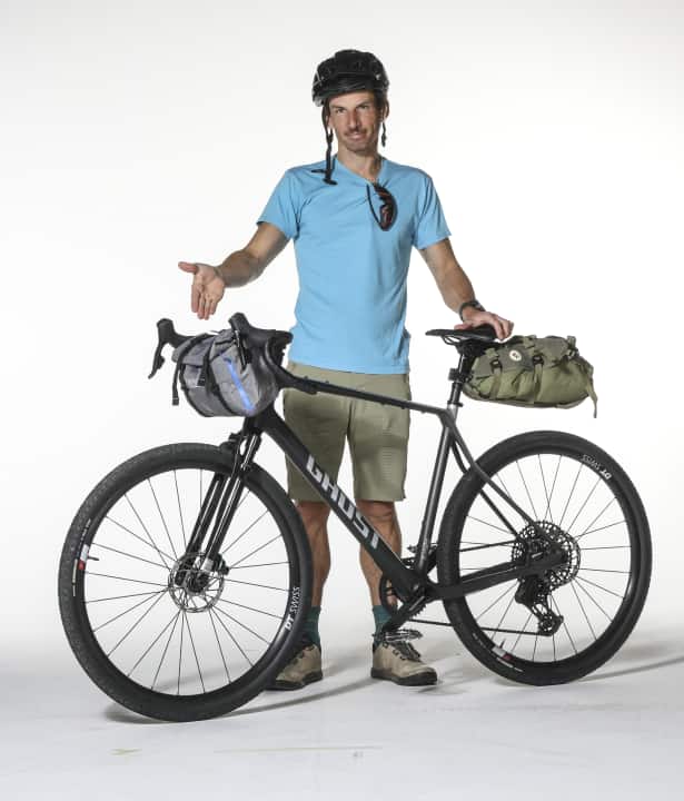 Laurin rides the Ghost Asket CF with suspension fork and dropper post