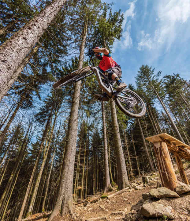 Freeride im Blut: Das Santa Cruz Nomad liebt Stunts, Sprünge und Spielereien.