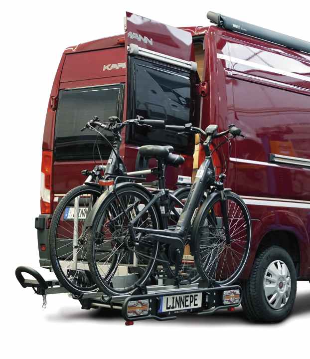 Bei dem schwenkbaren GiroVan-Fahrradträger bleiben die Türen des Kastenwagen-Campers weiterhin zugänglich.