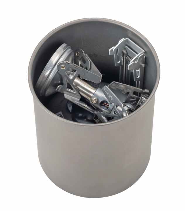 Der Soto Windmaster Gaskocher lässt sich platzsparend zusammenfalten und zum Beispiel im Titanium Pot 1100 verstauen.