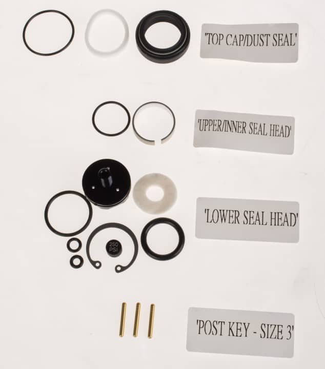   The large service kit for the Reverb costs 39.90 euros from Rock Shox distributor Sport Import. The scope of delivery includes all spare parts such as seals, guide pins and glide rings. So nothing stands in the way of a home service. <a href="http://www.sport-import.de/" target="_blank" rel="noopener noreferrer nofollow">www.sport-import.de</a>