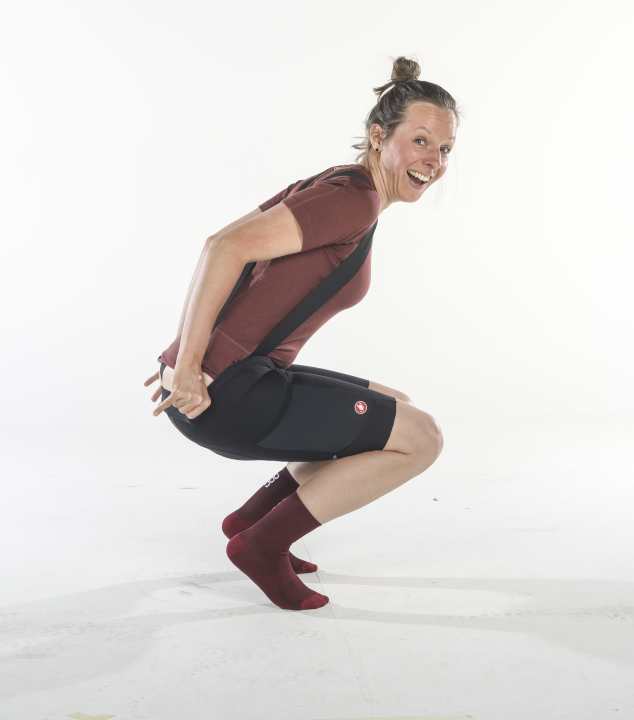 Besonders praktisch für Radfahrerinnen: Bib-Shorts mit Boxenstopp-Funktion