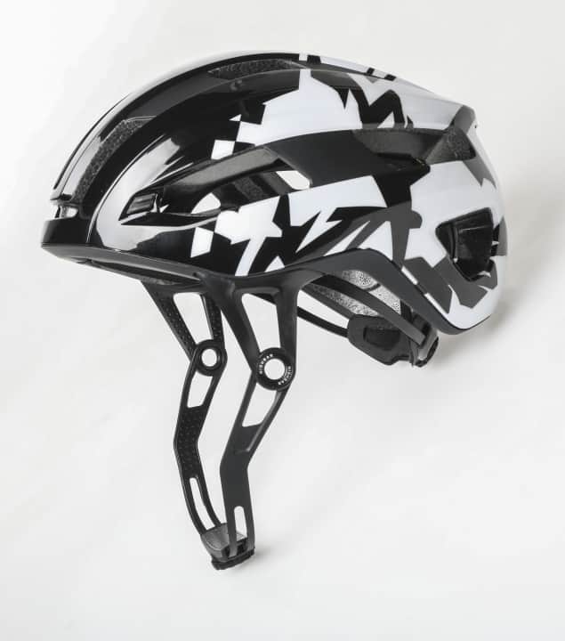 Obviously different: the new high-end race helmets from Canyon with HighBar closure system.