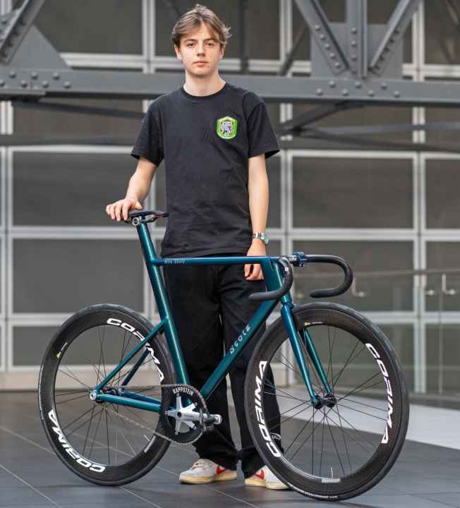 Top marks were awarded for the shimmering paintwork of the steel track bike.