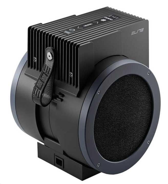 Un vent puissant : le Elite Aria est un ventilateur intelligent spécialement conçu pour l'entraînement sur roulettes.