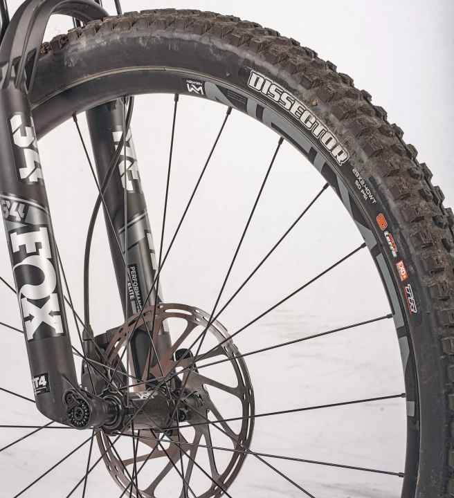  Das Propain Hugene besitzt neben dem leichtesten Gesamtgewicht auch die leichtesten Laufräder und das trotz potenter Bereifung. Tuning-Tipp: Für 100 € Aufpreis gibt’s im Konfigurator die besseren Bremsen: MT-5 von Magura.