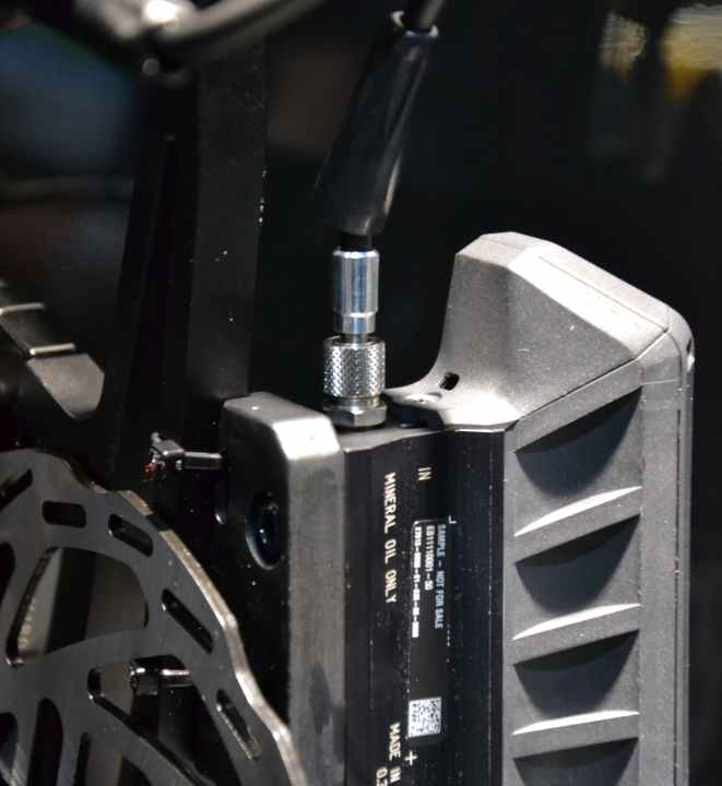 Development work has gone into this: the connection between the Tektro brake system and ABS.